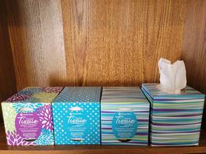 lot 440 image: (4) Tissue boxes