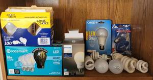 lot 441 image: Various light bulbs