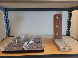 lot 445 image: Lazy Susan & 3 bottle wine rack