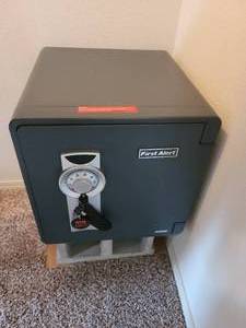 lot 446 image: First alert waterproof fire resistant safe wkey 18 x 18 x 18