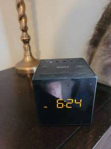 lot 467 image: Sony ICF-C1 alarm clock