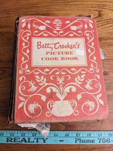 lot 330 image: Vintage Betty Crocker Cookbook