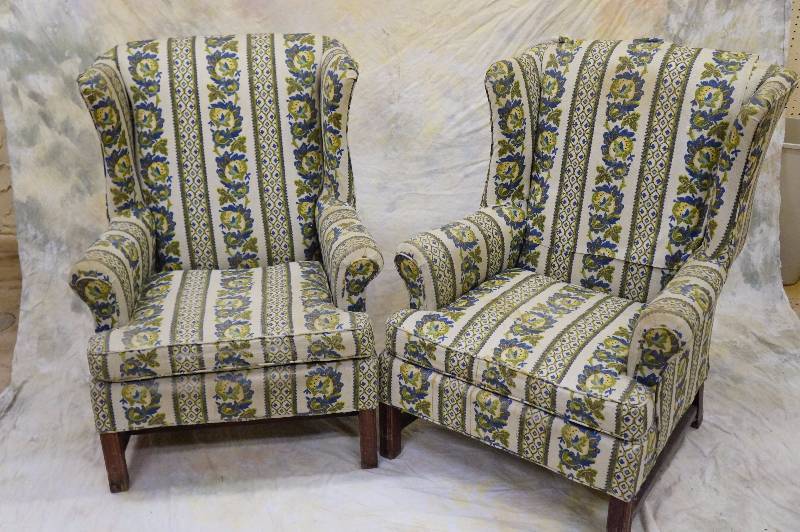 lot 2 image: 2 Floral armchairs.