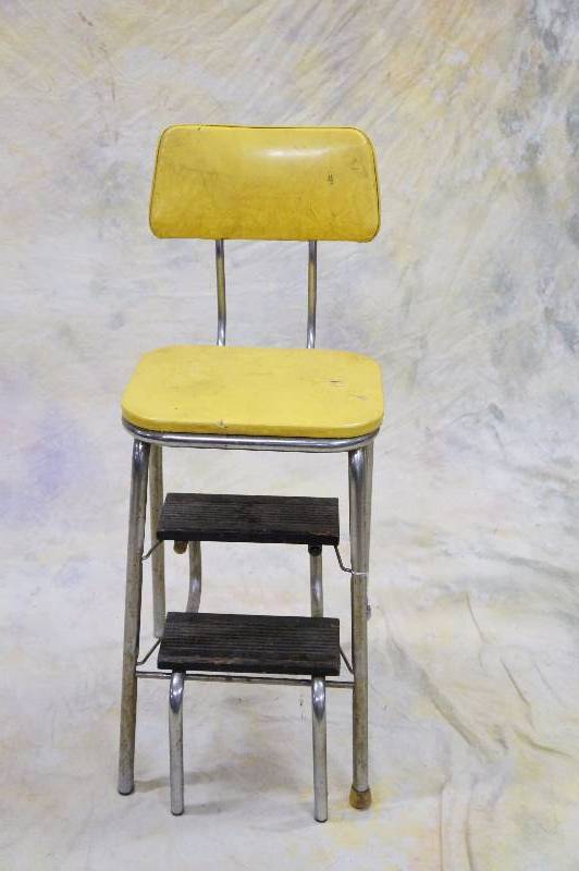 lot 8 image: Yellow 1950s stool folding step.