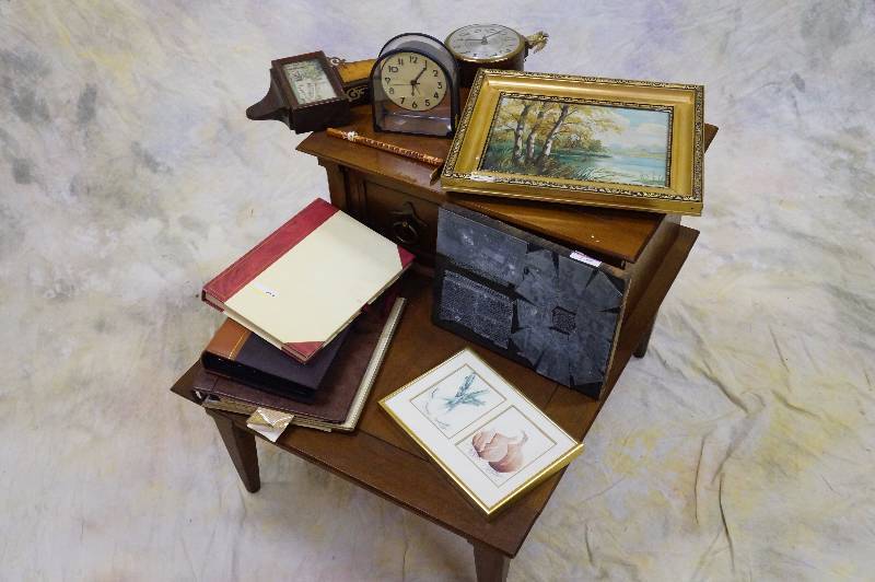 lot 9 image: coffee table & content.