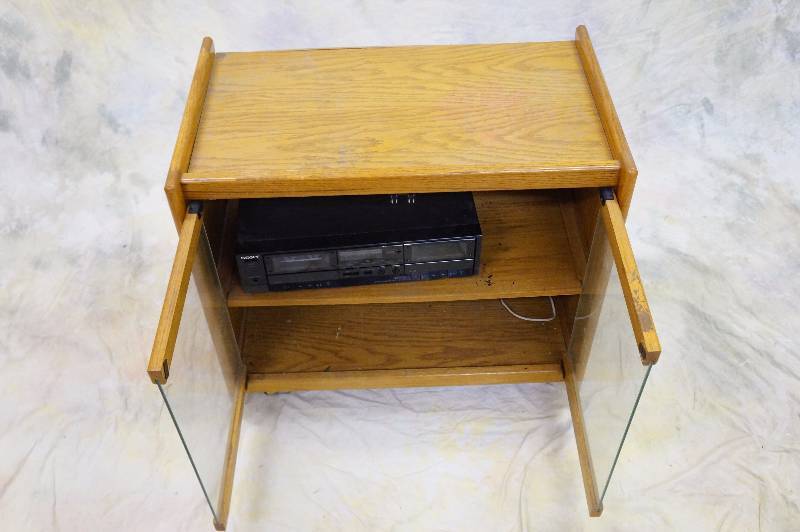 lot 10 image: Stereo cabinet wsony tape deck.