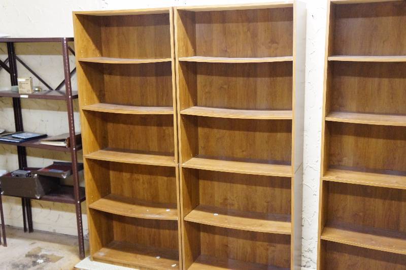 lot 14 image: 6 bookshelves x2.