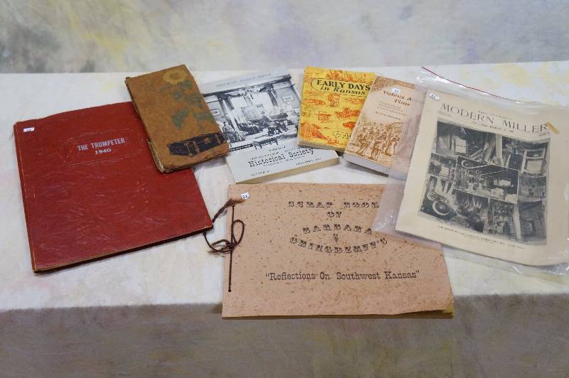 lot 38 image: Historic lot of soft bound books 7.