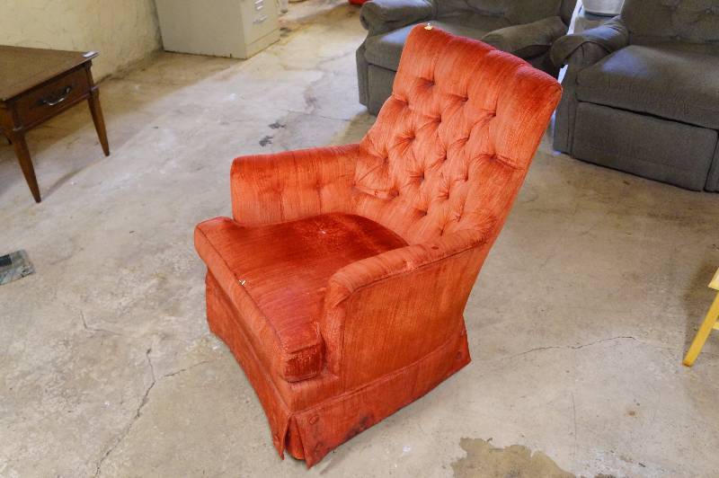 lot 44 image: Red chair Wcontents.