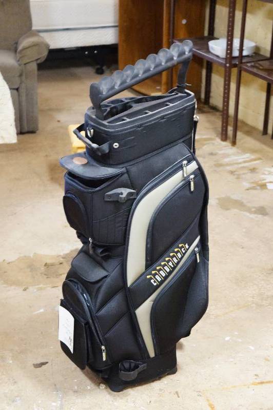 lot 45 image: Golf bag caddy ranch - LN.