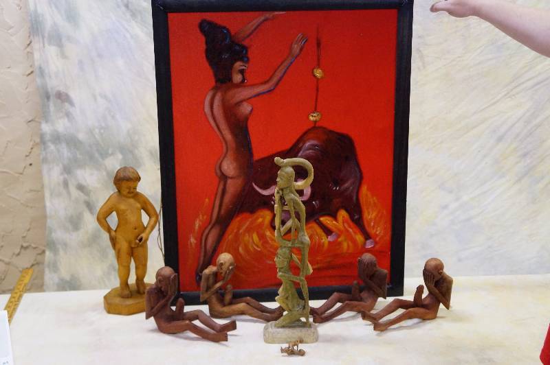 lot 51 image: Lot of 8 erotic art pieces.