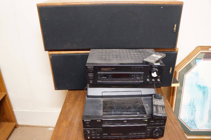 lot 55 image: Sony reciver & a 100 disc player wcds, older speakers logik.