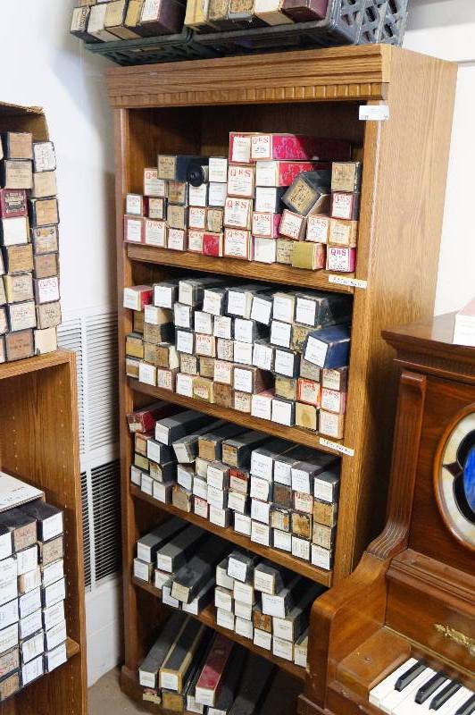 lot 67 image: 6 bookshelf without content.