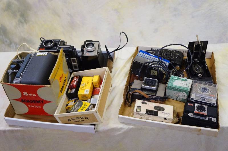 lot 97 image: Large lot of photographic equipment, cameras & misc.