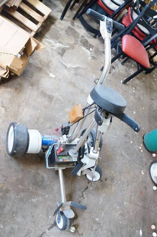 lot 173 image: Hillcrest AB autobrake golf club carrier(needs new battery).