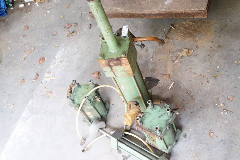 lot 184 image: Miller green booster accumulator plus misc.