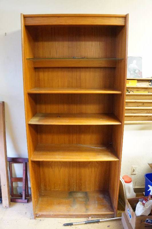 lot 182 image: 7 tall shelf wood & glass.