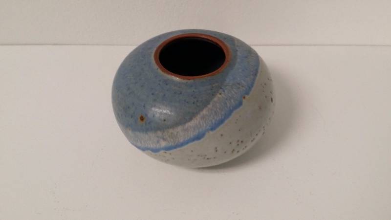 lot 1131 image: Mid-Century Modern Helle Allpass Ceramic Stoneware VaseTea Light Holder, Denmark