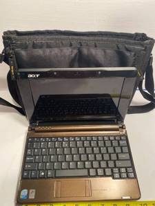 lot 5 image: Acer Laptop