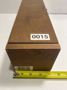lot 15 image: Jack Daniels Wooden Box Whiskey Collectible Vintage