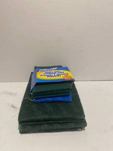 lot 42 image: Heavy Duty Scouring Pads