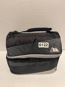 lot 122 image: Arctic Cooler Small bag