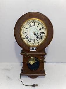 lot 126 image: Spartus Clock