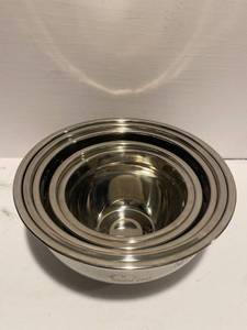 lot 133 image: Umite Chef Stainless Steel Mixing Bowl set of 5