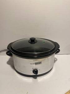 lot 141 image: Hamilton Crock Pot