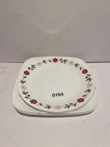 lot 164 image: Flowery Plate lot