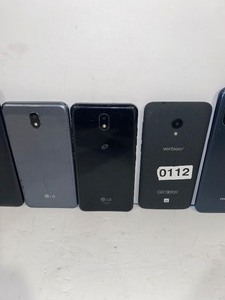 lot 112 image: Lot of different used smart phones