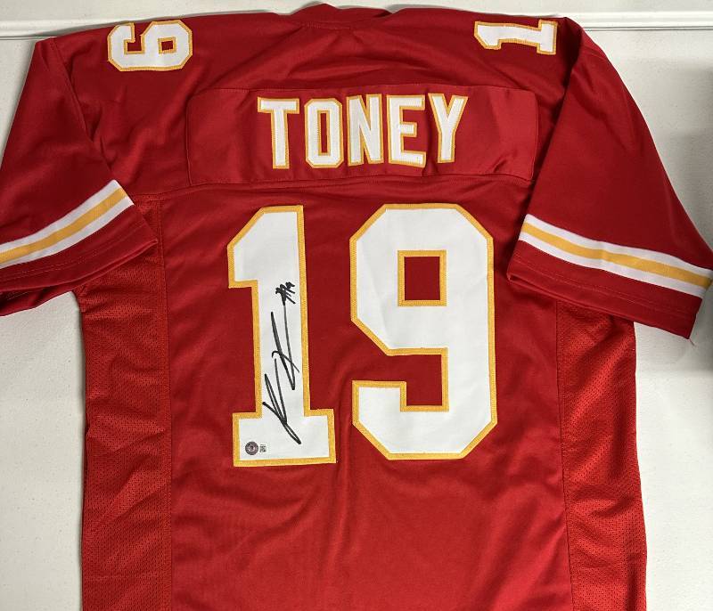 The Warehouse Auction! Kansas City Chiefs Signed Jerseys Travis Kelce ...