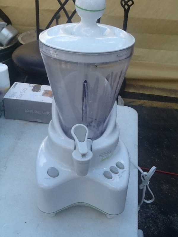 lot 7858 image: Nice smoothie blender