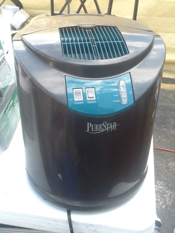 lot 7863 image: Air cleaner