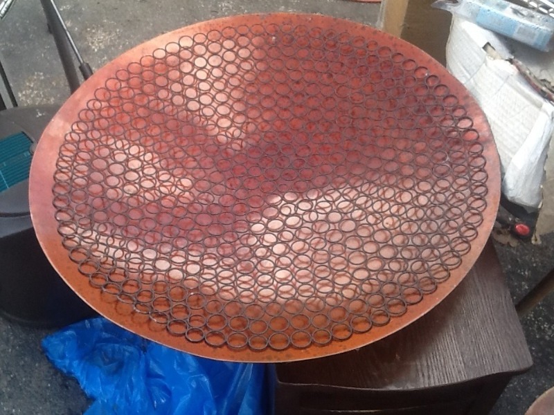 lot 7866 image: Very large Decour bowl with wire mesh please wire comes out to use just ball or use a combination