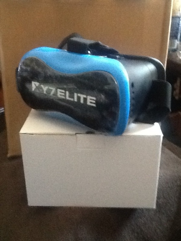 lot 7890 image: Virtual reality glasses