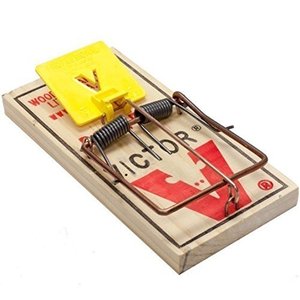 lot 1238 image: Victor Rat Traps M326 (Pack of 4) Retail $20.91