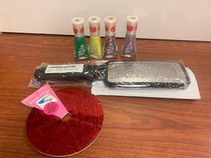 lot 1264 image: Pedicure Set- callus foot file wet or dry sally hansen snap & file nail file break apart emery board 4 sally hansen jelly bean nail polishes green yellow lavender and glitter Retail $43.99