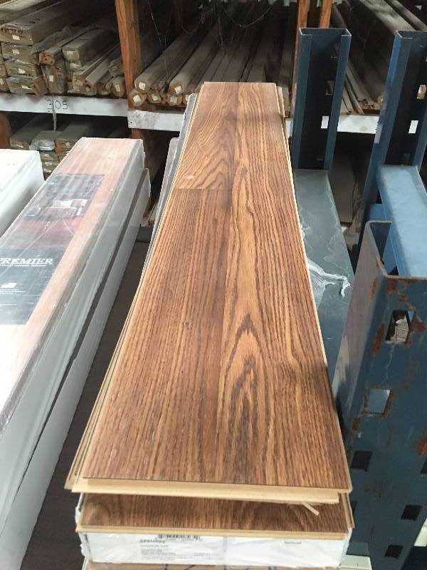 lot 1070 image: 5 boxes86 sq ft of 8MM Windsor Oak
