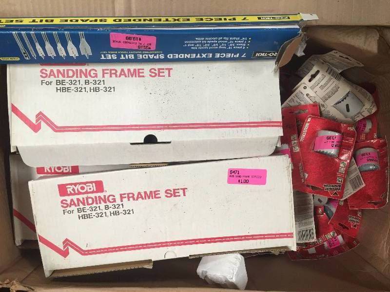 lot 1131 image: Mixed Box of tool accessories