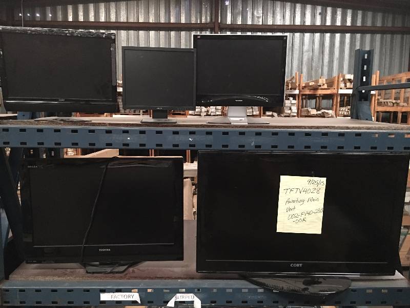 lot 1140 image: Lot of 5 Flat Screen HDTVs