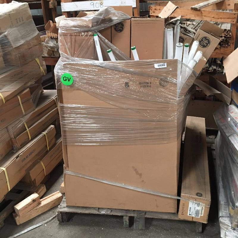 lot 1146 image: 8 Boxes of Flourescent Light Bulbs