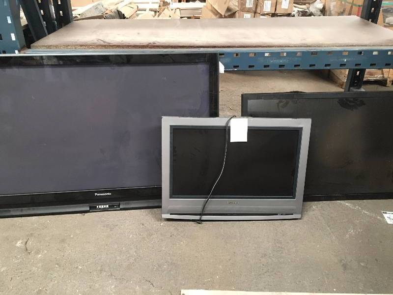 lot 1137 image: Lot of 3 Flatscreen HDTVs