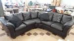 Large black 2 pc sectional w/2 large throw pillows.