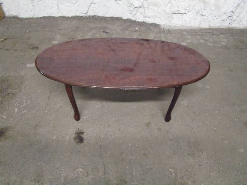 lot 690 image: Small Coffee Table