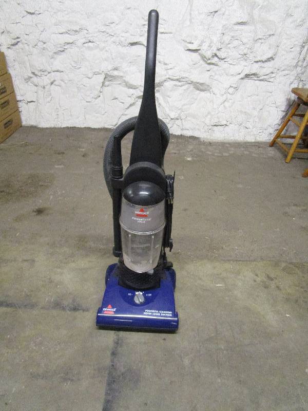 lot 687 image: Vacuum Cleaner