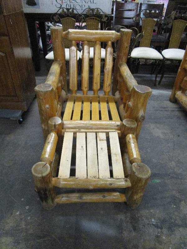 lot 500 image: Rustic Log Lounge Chair Heavy Duty no pads