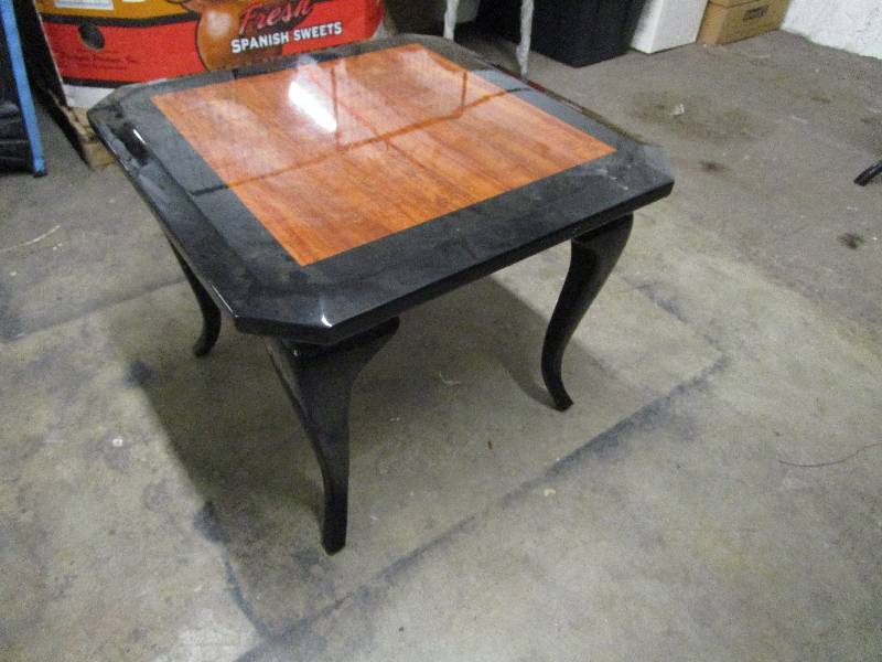 lot 680 image: End Table