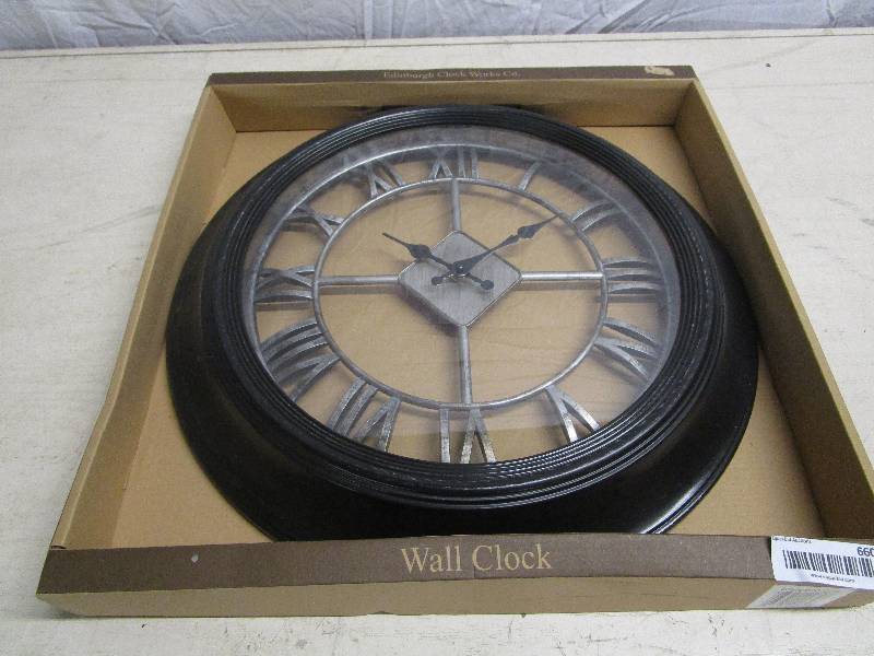 lot 660 image: Clock