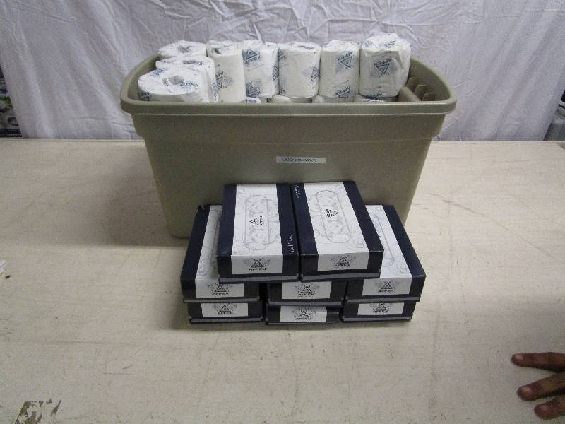 lot 658 image: Lot of TP ans Tissue